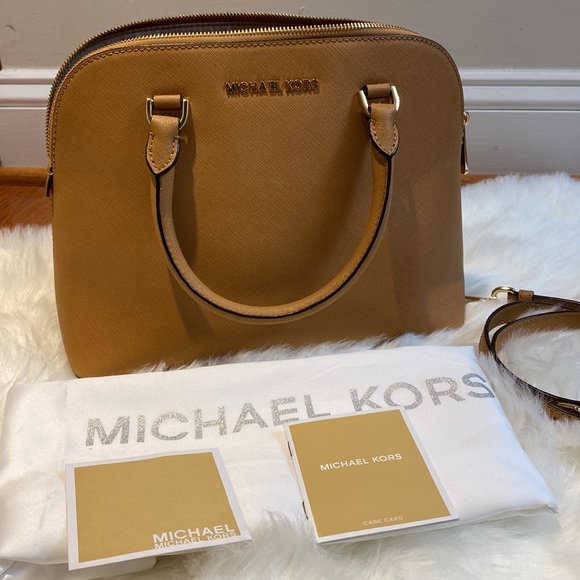 Michael Kors Crossbody - Picture 11 of 16